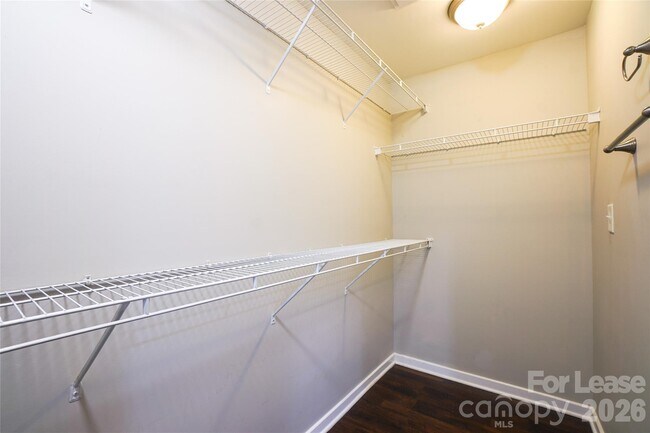 Building Photo - 2125 Southend Dr