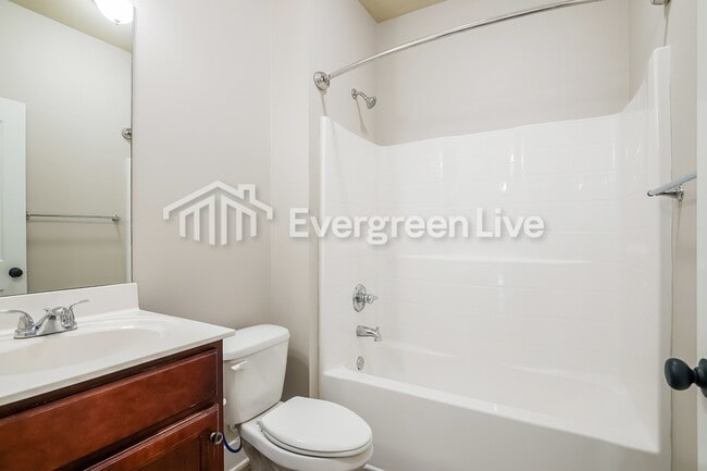 Building Photo - 121 Kingston Ct