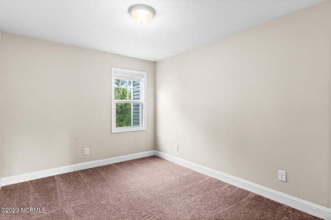 Building Photo - 202 N Stingray Ln