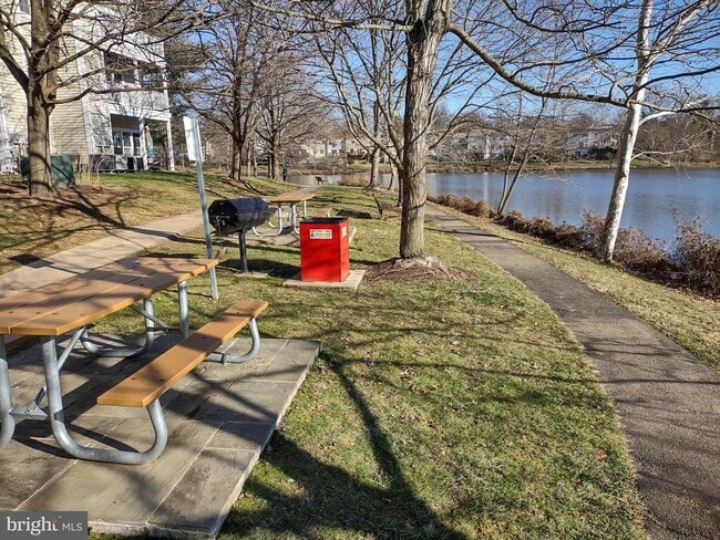 Building Photo - 2803 Yarling Ct