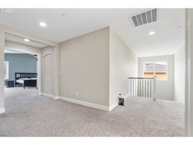 Building Photo - Beautiful 5 Bedroom with Den/Office and Large Bonus Room in Bethany Ridge!!!