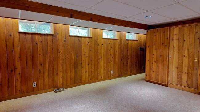 Building Photo - 14 Overlook Dr