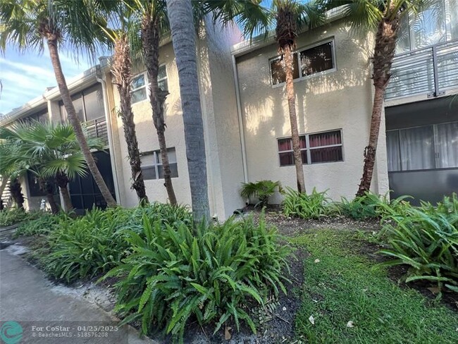 Building Photo - 5312 NE 6th Ave