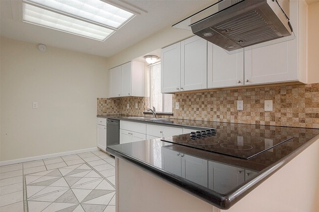 Building Photo - 15910 Tumbling Rapids Dr