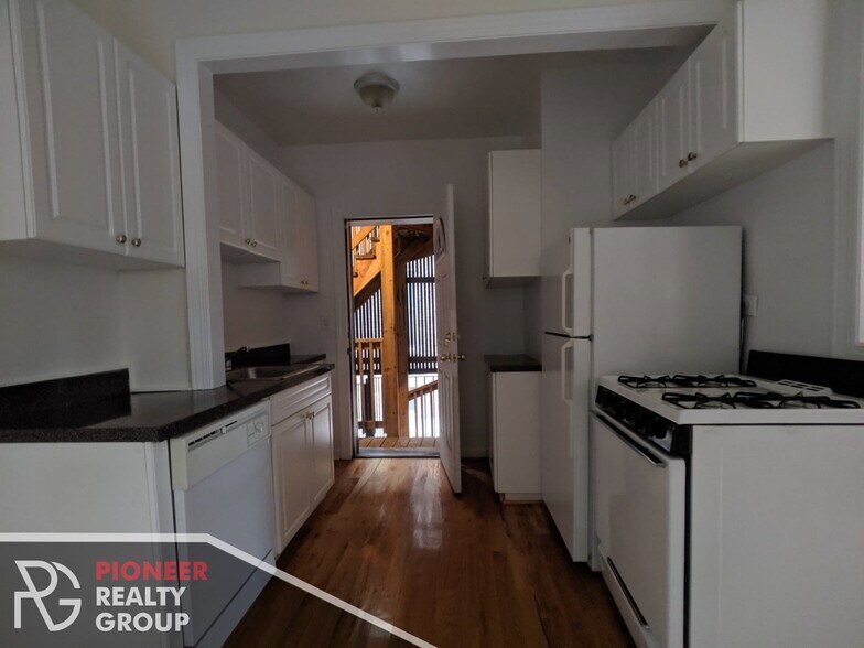 Building Photo - 3832 N Fremont St