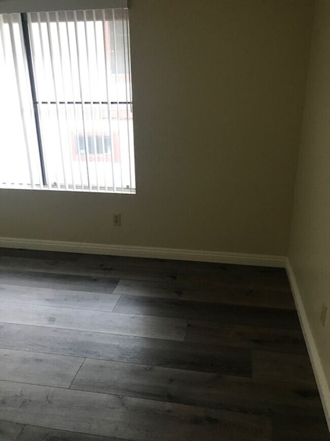 Building Photo - Rancho Meadows