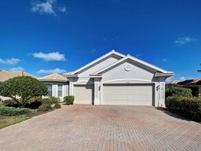 Building Photo - 3BD/2BA/3 Car Garage in Stoneybrook