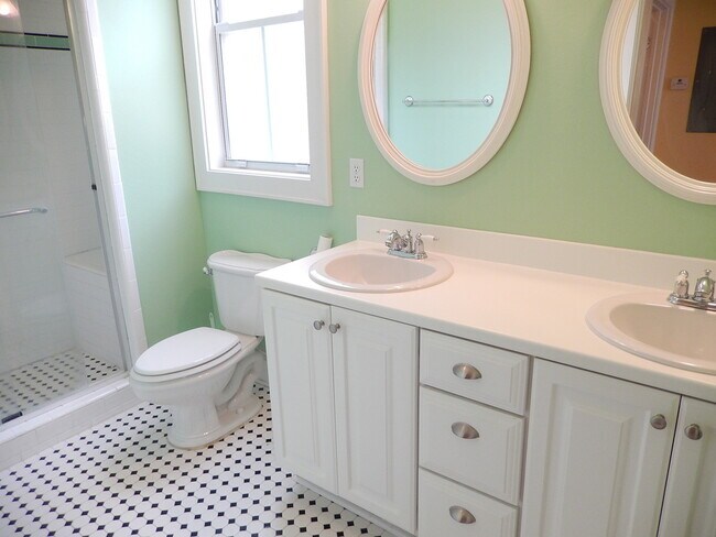 Building Photo - GLAMOROUS 3/2.5 w/ Pond View, Deck, Stainless Appliances, Wood Floors, Fireplace, & More! $2150/m...