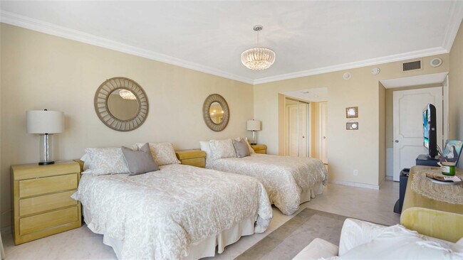 Building Photo - 3750 Galt Ocean Dr