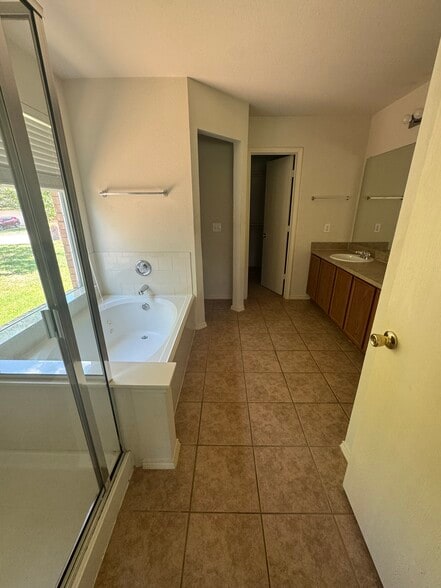 Building Photo - 4516 Napa Valley Dr