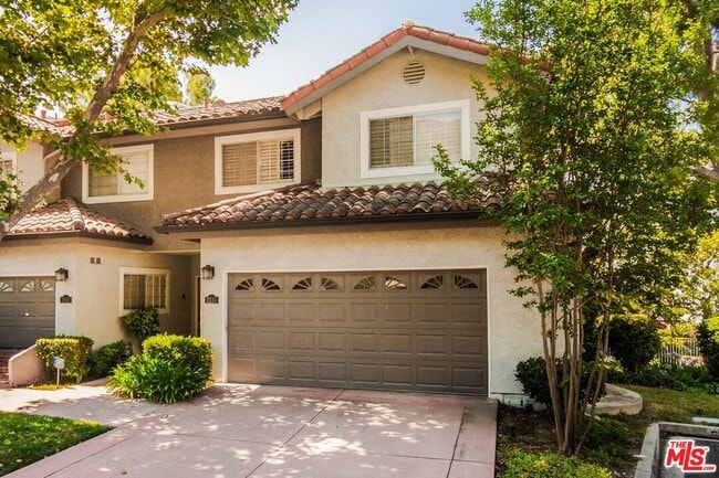 Primary Photo - 3131 E Hillcrest Dr