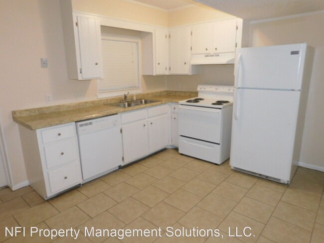 Building Photo - 3 br, 1.5 bath House - 5820 Sanders Street...