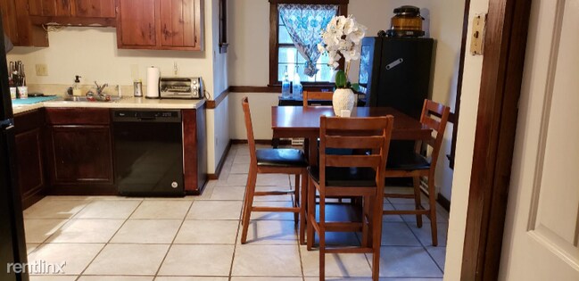 Building Photo - 4 br, 2.5 bath House - 4808 Valencia Ct