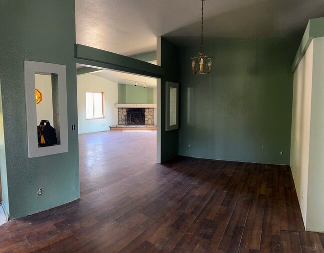 Building Photo - 2960 Peach Way