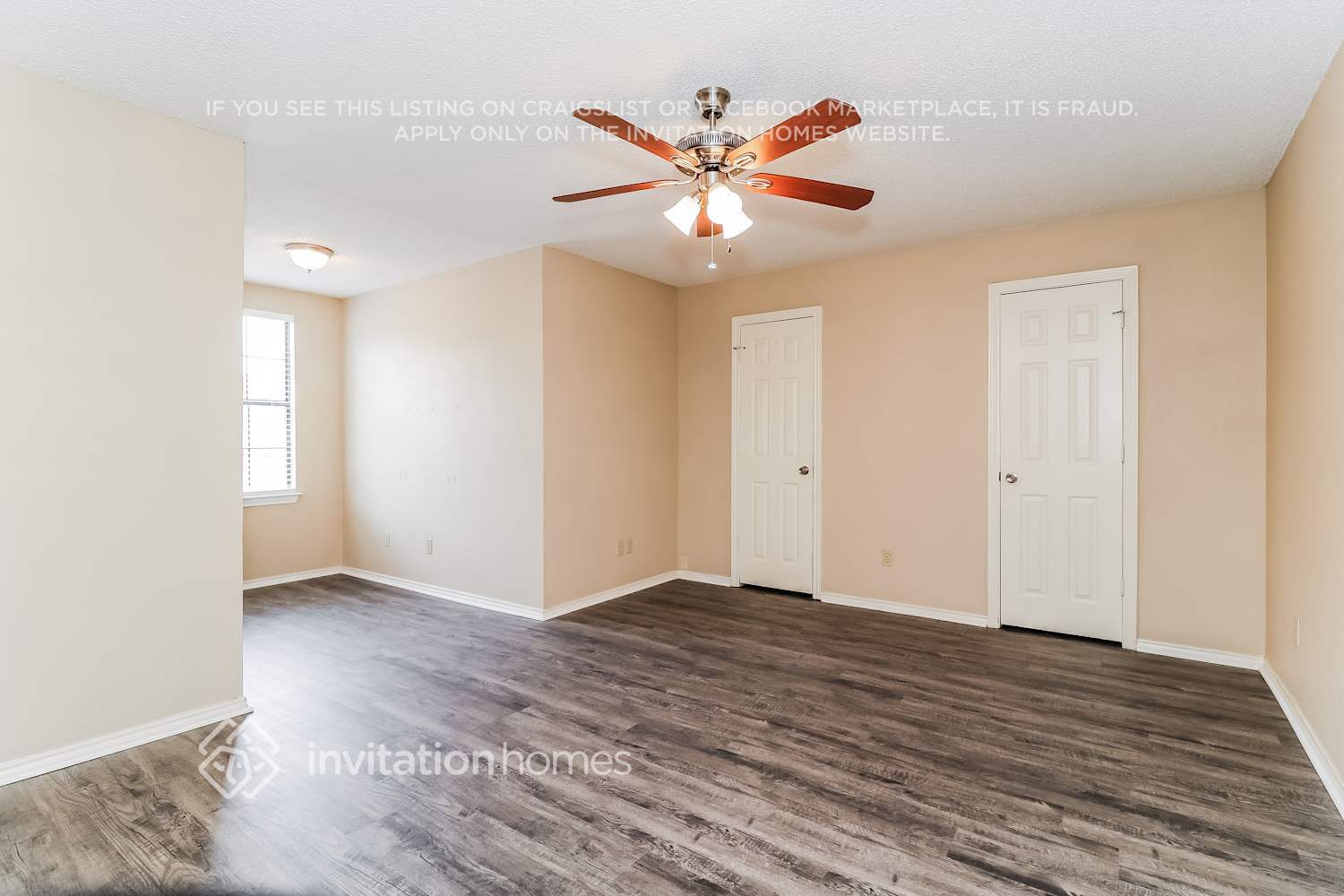 Building Photo - 3801 Devonaire Dr
