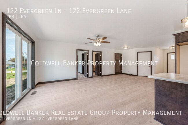 Building Photo - 122 Evergreen Ln