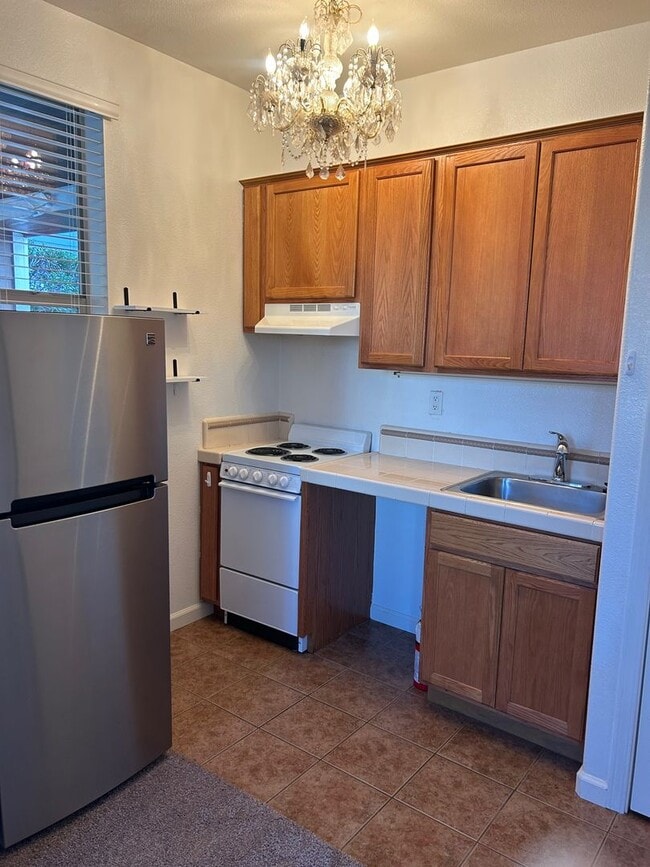 Building Photo - Great location- Granny unit available now