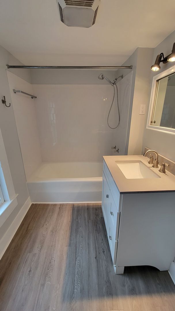 Building Photo - Charming House in Downtown Frederick