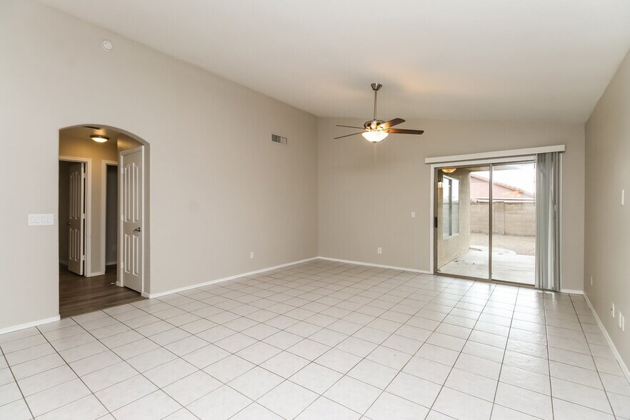 Building Photo - 11259 E Caballero St