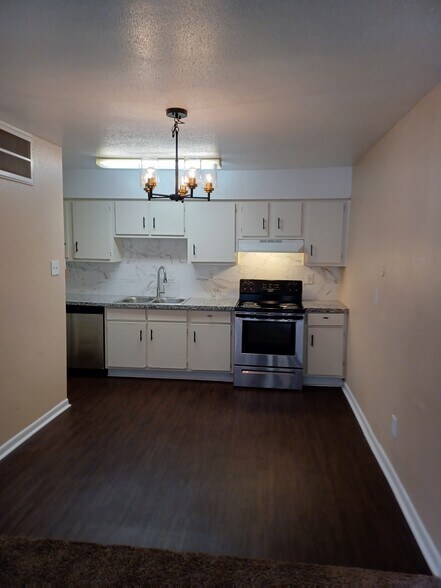 Building Photo - 74 Lyerly Place