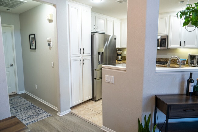 Building Photo - 10452 Whitcomb Way