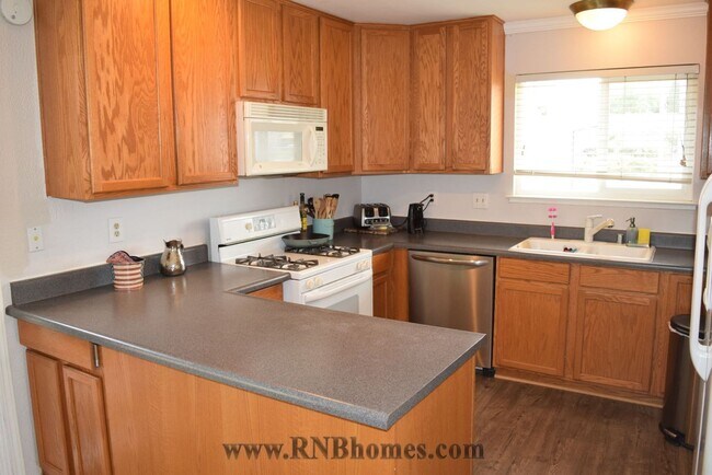 Building Photo - 5578 Coronado Way
