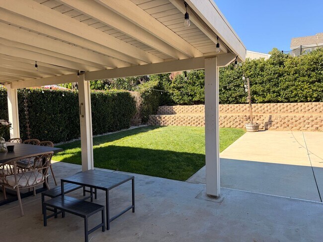 Building Photo - Nicely updated -one story home in Camarilo's desirable Mission Oaks Neighborhood