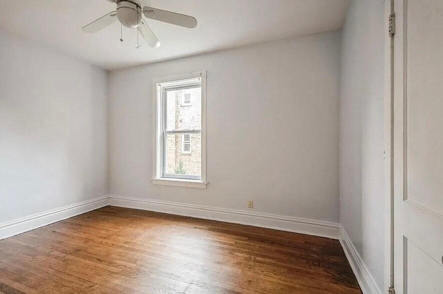Building Photo - 1507 W Rosemont Ave