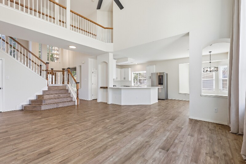 Building Photo - 4101 Watersedge Dr