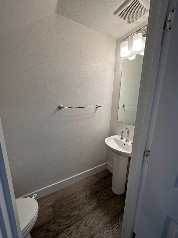 Building Photo - 1499 Cherry Cir