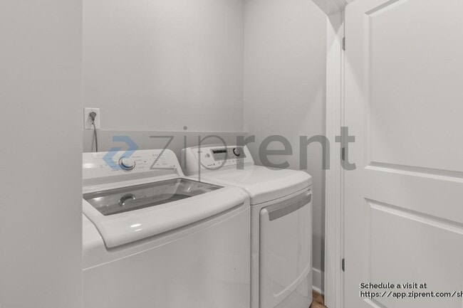 Building Photo - 106 Snyder Ct NE