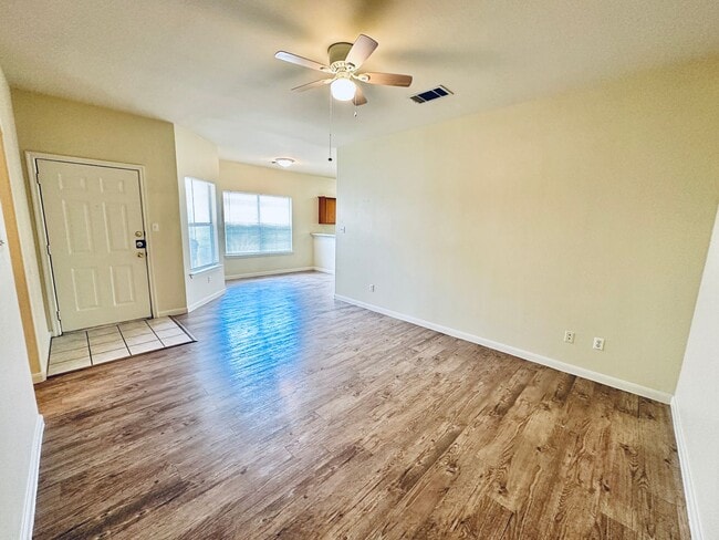 Building Photo - 2873 Southampton Way