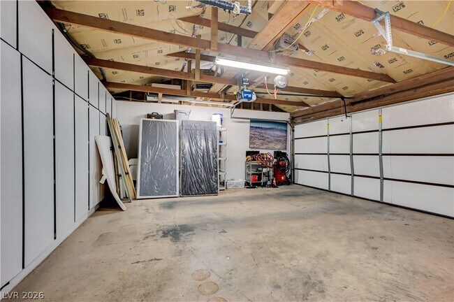 Building Photo - 2712 W Oakey Blvd