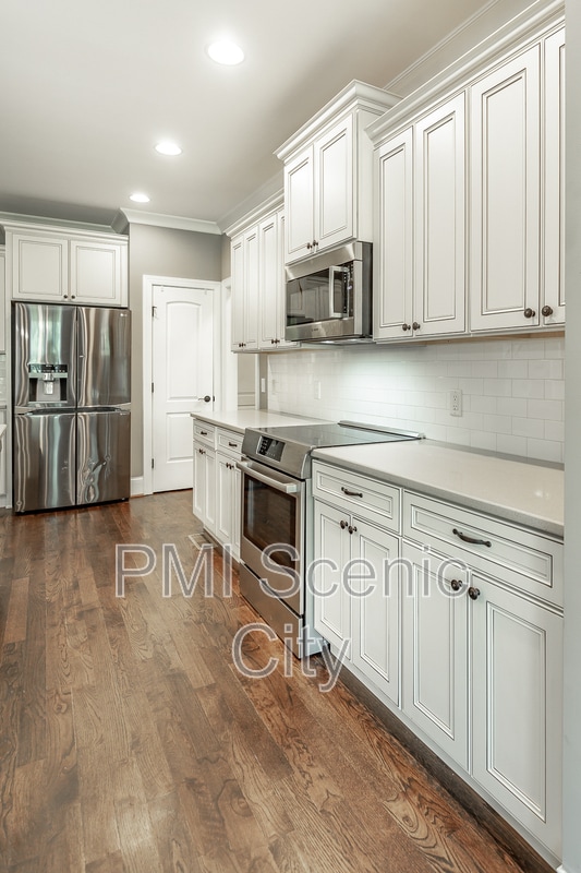 Building Photo - 7725 Peppertree Dr