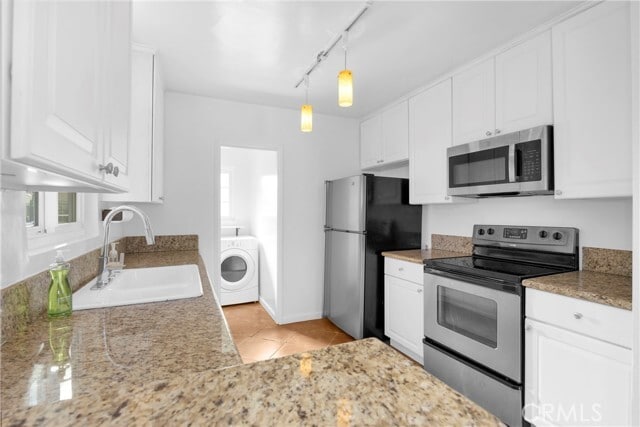 Building Photo - 353 Cres