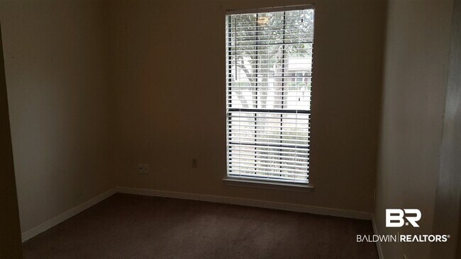 Building Photo - 103 Rainer Cir
