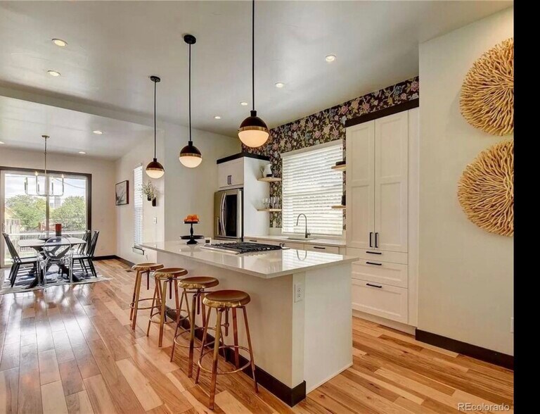 Building Photo - 2126 Grove St