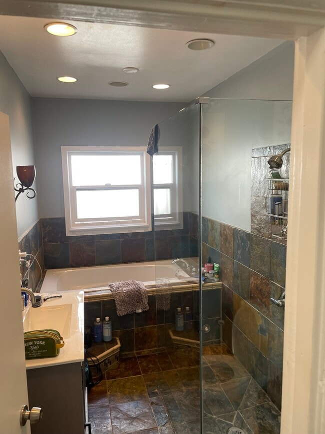 Building Photo - 2058 W 84th Pl