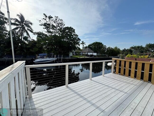 Building Photo - 1816 E Oakland Park Blvd