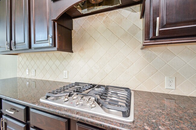 Building Photo - 28803 Davenport Dr