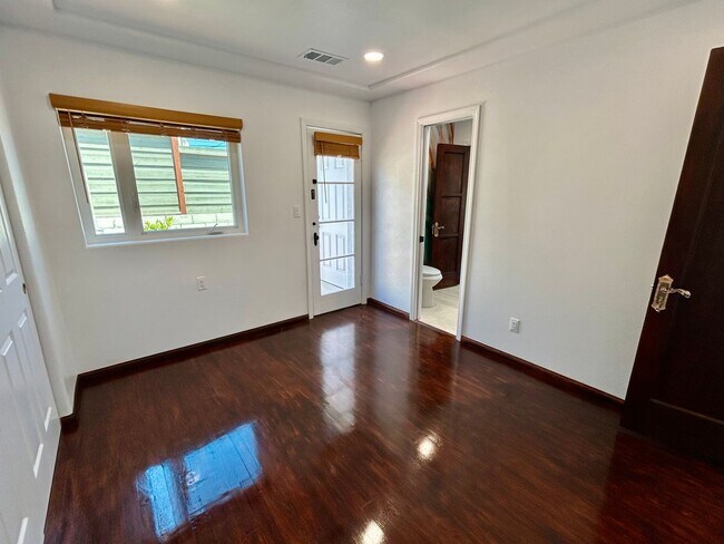 Building Photo - Charming 2 Bed / 2 Bath Coastal Retreat with Ocean Views in Ocean Beach
