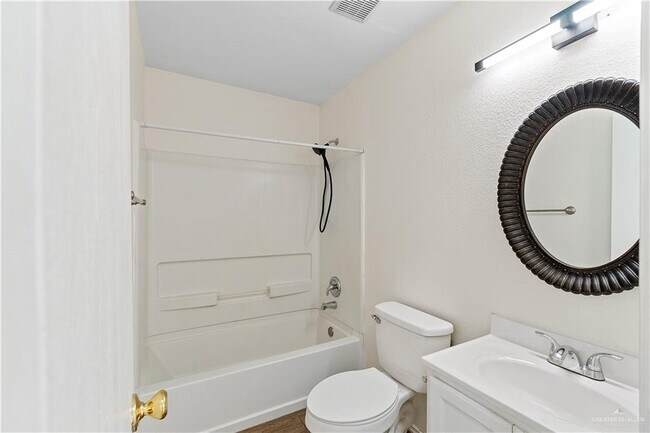 Building Photo - 22 S Casa Linda St