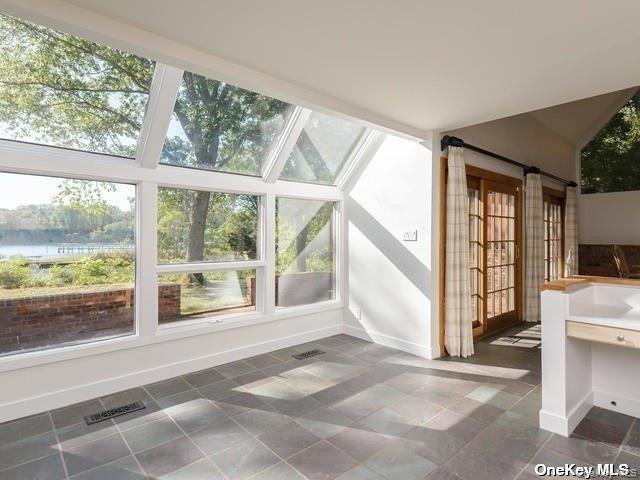 Building Photo - 1 Pine Point