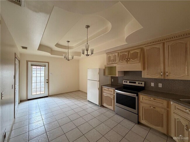 Building Photo - 25 N 7th St