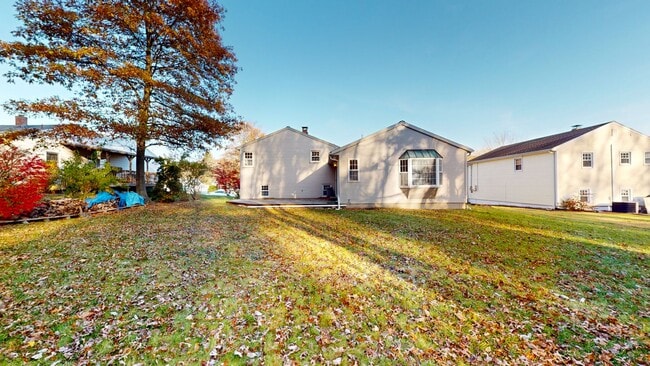 Building Photo - 3 Bedroom Split Level in Woodbridge