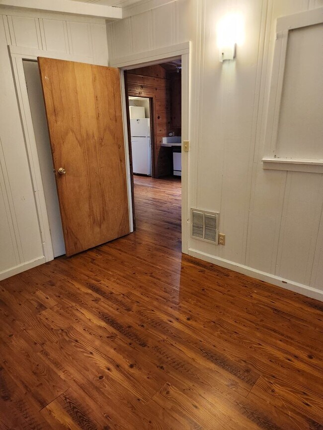 Building Photo - 11075 Dell Ave