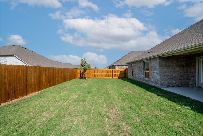 Building Photo - 10505 Breezeway Dr