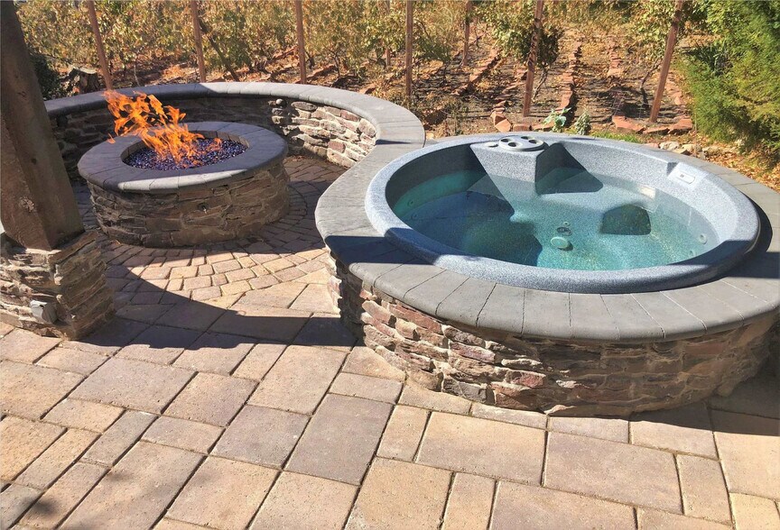 Building Photo - 167 U St