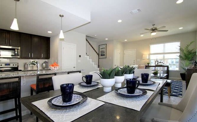 Building Photo - 718 Tinton Falls Ln