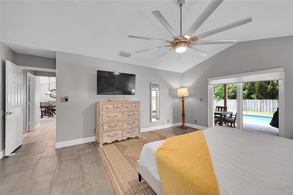 Building Photo - 9841 SW 1st St